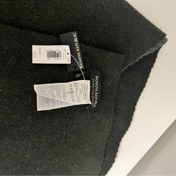 Banana Republic Scarf 100% merino wool - Picture 4 of 4